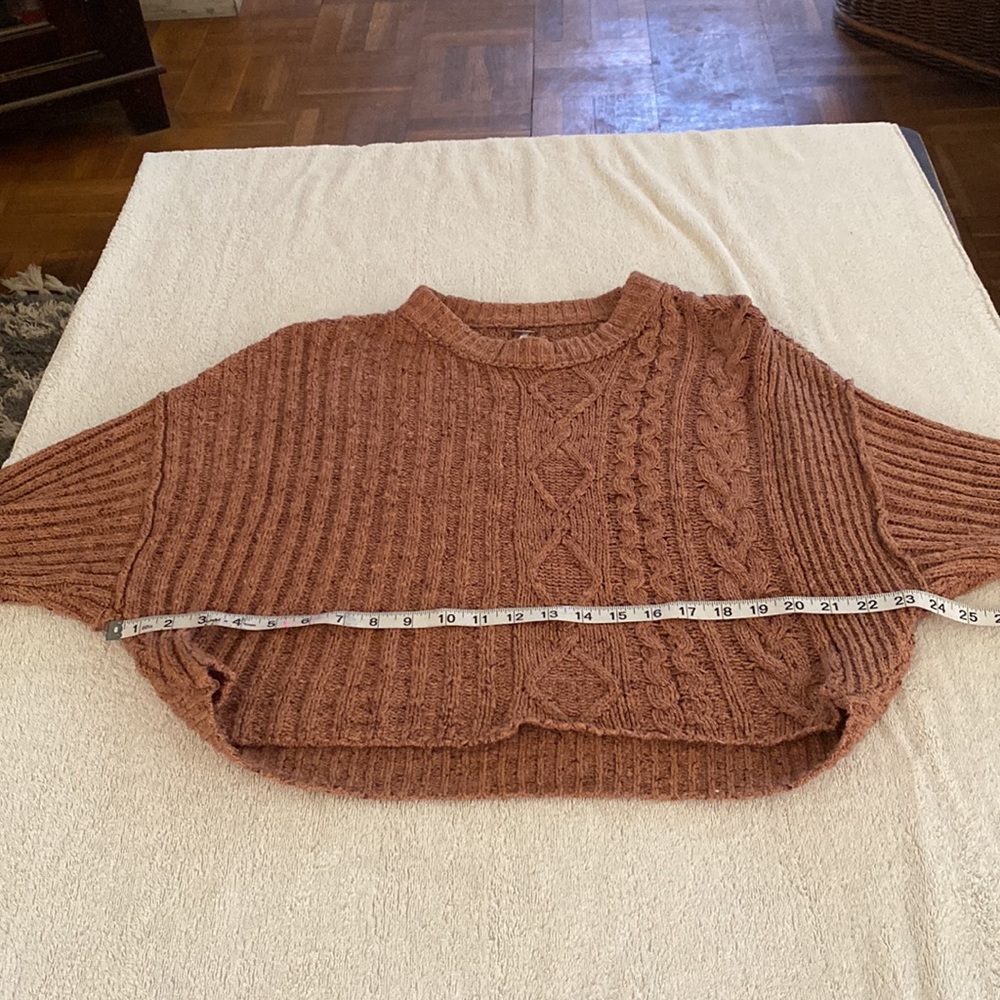 Free People from Bloomingdale’s great brownish color knitted cropped sweater - Picture 10 of 13
